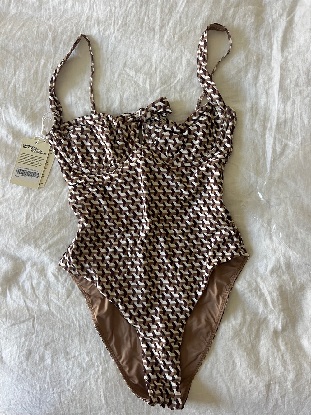 NWT Monday Swimwear Clovelly One Piece in Husk Geo print